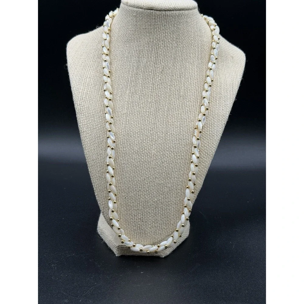 Vintage Oblong Costume Faux Pearl & Small Gold Tone Beads Necklace 23